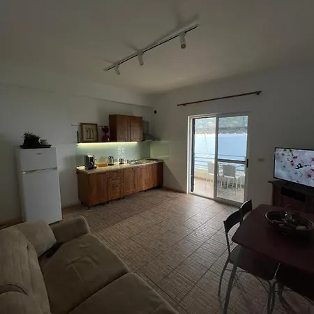 Apartment Family In Palase Dhermi Himare