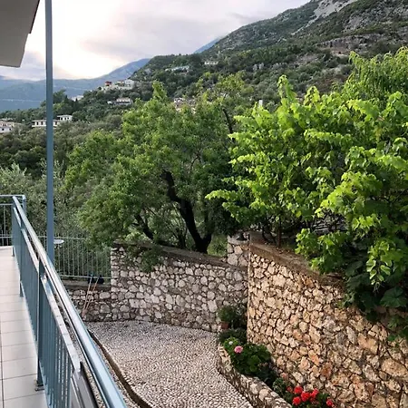 Family In Palase Dhermi Apartamento