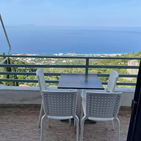 Family In Palase Dhermi Appartamento Himare